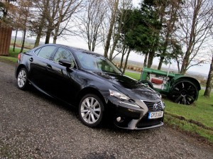 Lexus_IS300h_2013_012