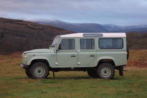 2015_LR_Defender_02