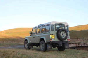 2015_LR_Defender_04