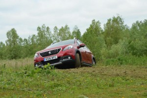 1609_Peugeot_2008_SUV_7