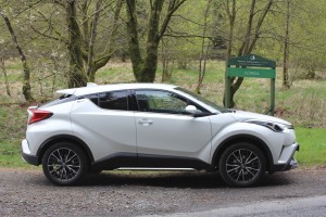 Toyota_C-HR_01