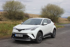 Toyota_C-HR_04